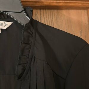 Ruffle collar, pleated button down